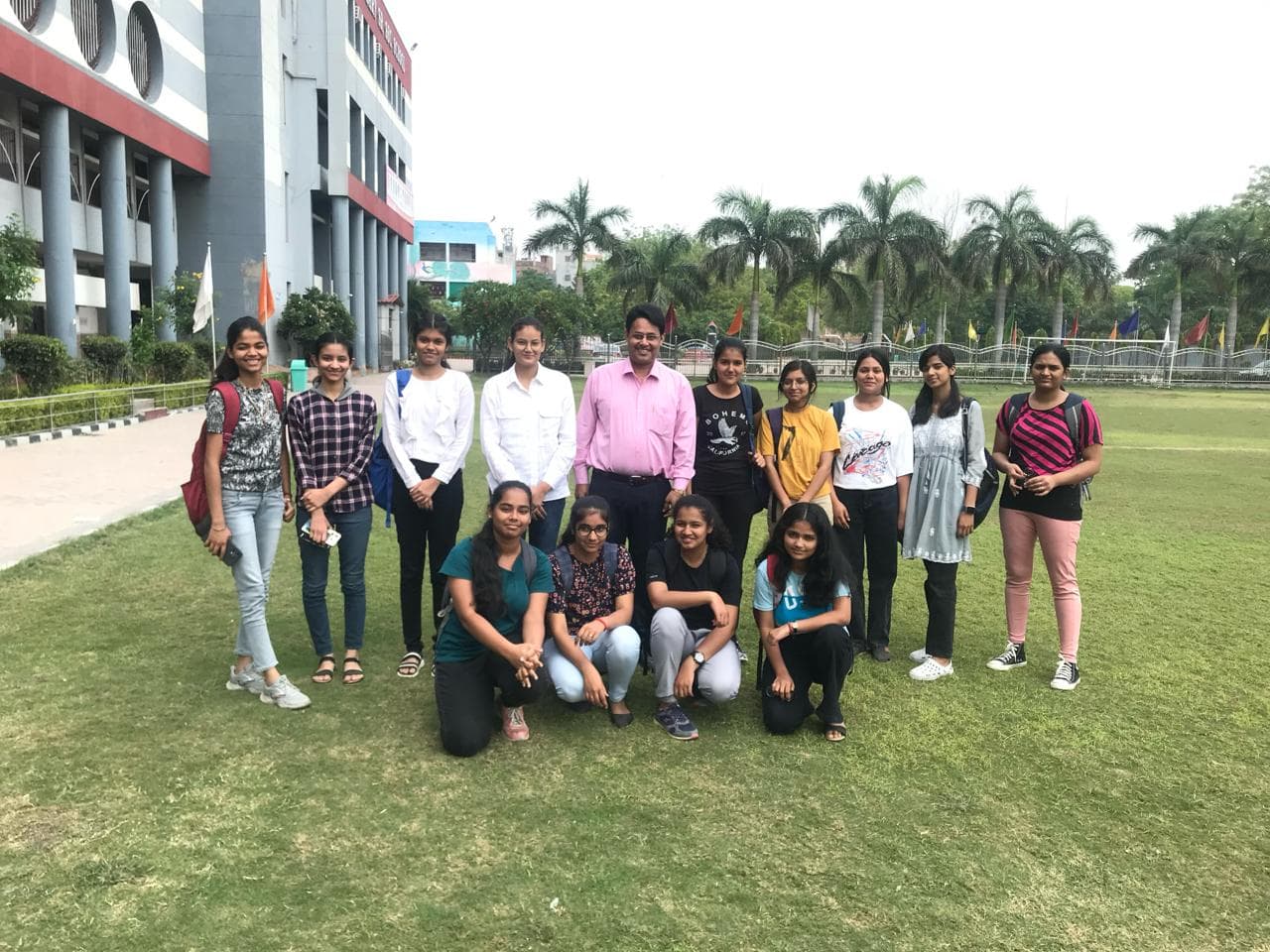 Vidya Kendra IIT JEE NEET Coaching Slide 2