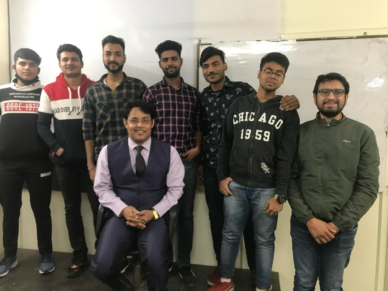 Vidya Kendra IIT JEE NEET Coaching Slide 6